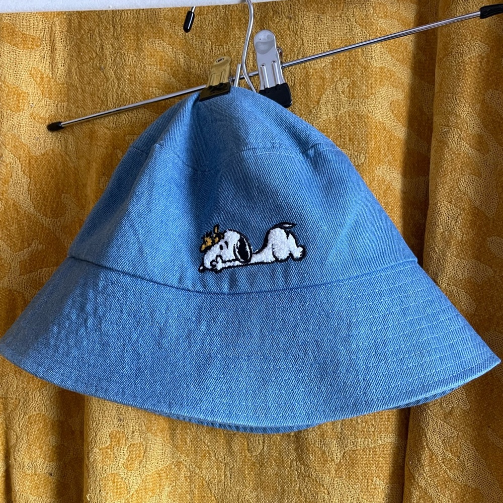 Snoopy bucket hat